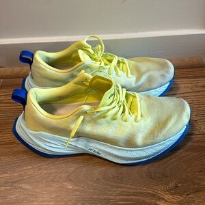 ASICS Superblast - Size 9.5